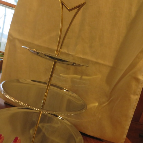 Chrome 3 Tier Tidbit Tray - Picture 7 of 8